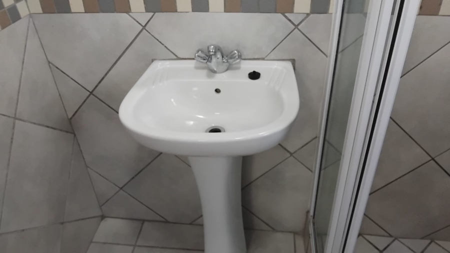 To Let 2 Bedroom Property for Rent in Myburgh Park Western Cape